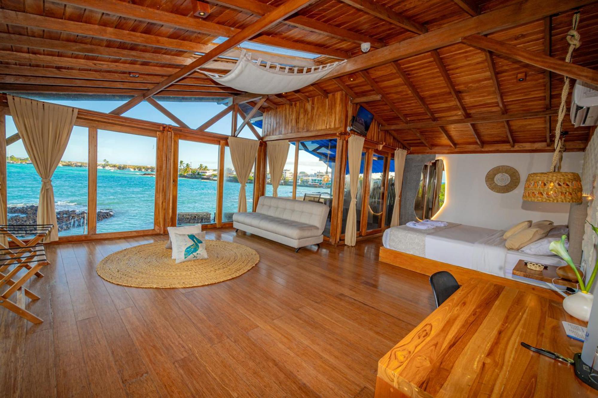 Blu Galapagos Sustainable Waterfront Lodge Puerto Ayora  Exteriér fotografie